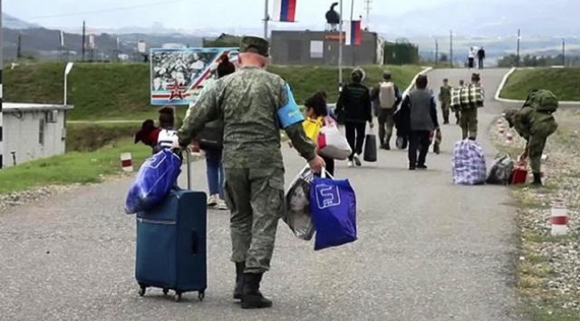 100 binden fazla Ermeni Karabağ'dan Ermenistan'a gitti