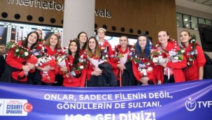 2024 Paris Olimpiyatları'na katılma hakkı kazanan Filenin Sultanları, Türkiye'ye döndü