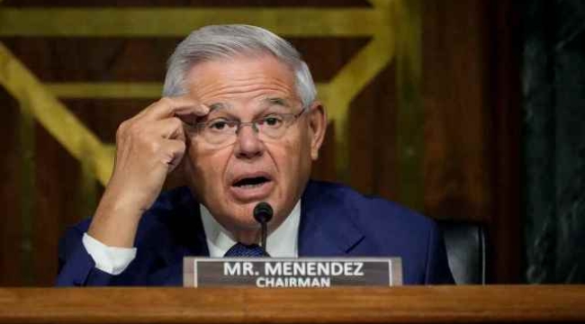 ABD'de Türkiye karşıtlığıyla bilinen Senatör Menendez 'rüşvet almak'la suçlandı