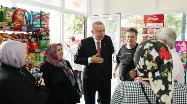 Cumhurbaşkanı Erdoğan'dan esnaf ziyareti: 4.5 kilometrelik mesafe 1 saat sürdü