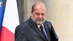Fransa'da bir ilk: Görev başındaki Adalet Bakanı yargılanıyor