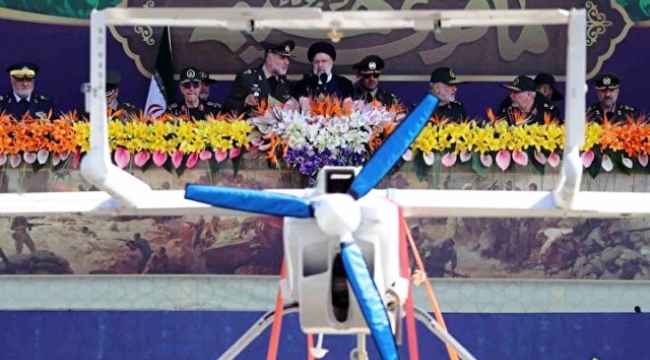 İran, Irak Savaşı'nın yıldönümünde 'yeni insansız hava aracını' tanıttı