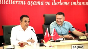 MHP İLÇE BAŞKANI VE YENİ YÖNETİMİNDEN BAŞKAN YÜCEL'E ZİYARET