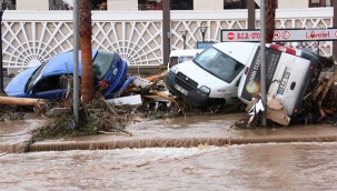 Sel vurdu: 13 ilçede eğitime 1 gün ara verildi