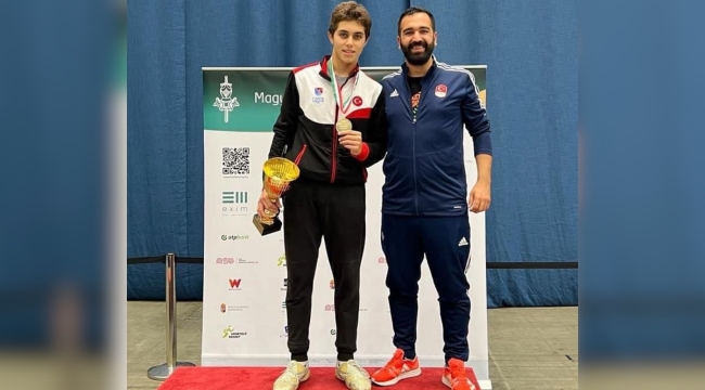 Alanyasporlu eskrimci Budapeşte'de şampiyon oldu