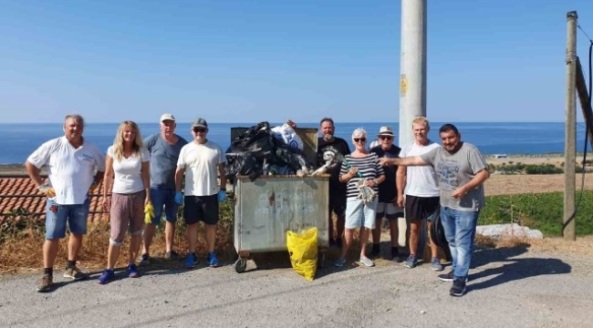 Alman turistler ve yerleşik Almanlar Gazipaşa'da çöp topladı