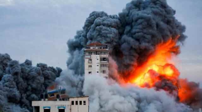 Gazze'ye hava saldırıları devam ediyor, İsrail, Ulusal İslam Bankası'nı vurdu