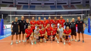 Grand Group Alanya Belediyespor, Sezonun ilk kupasını aldı.