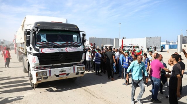 Refah Sınır Kapısı'ndan Gazze'ye insani yardım girişi başladı