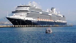 Turistler, İsrail rotasını iptal edip Alanya'ya geldi