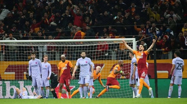 UEFA'dan Galatasaray'a ceza yağdı