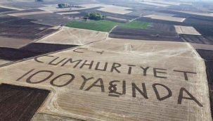 Yozgatlı çiftçi tarlasına 'Cumhuriyet 100 yaşında' yazdı