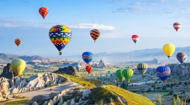 Kapadokya'yı 550 bin turist kuş bakışı izledi
