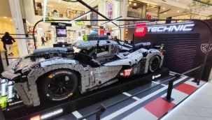 LEGO yapım parçalarından inşa edilen yarış otomobili Akasya'da ziyarete açıldı