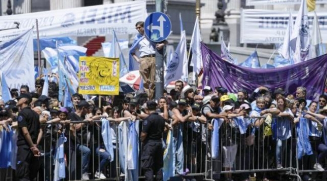 Arjantin Devlet Başkanı Milei'ye karşı ilk protestolar