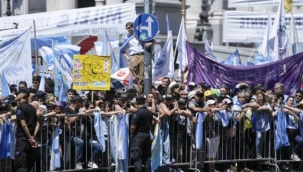 Arjantin Devlet Başkanı Milei'ye karşı ilk protestolar