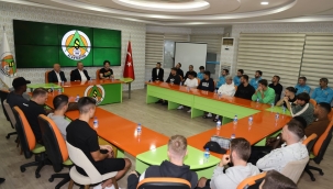 Çavuşoğlu'ndan Alanyaspor ziyareti