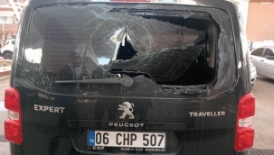 CHP aracına saldırı 