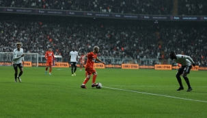 Dolmabahçe'de ilk peşinde