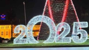 Dünya 2024'e, Adana 2025'e giriyor