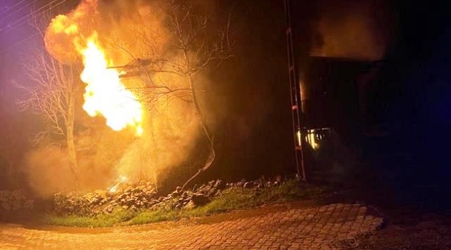 Alanya'da iki katlı evdeki yangın söndürüldü