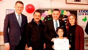 ALANYA KAYMAKAMI ÜRKMEZER VE BAŞKAN YÜCEL ÇOCUKLARIN KARNE HEYECANINA ORTAK OLDU