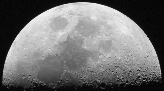 Bilim insanları uyardı, 'Sonunda bu da oldu': Ay küçülüyor, tehlike büyüyor