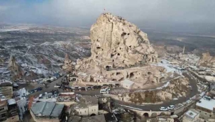 Dünyanın en büyük doğal gökdeleni 300 bin ziyaretçi ağırladı