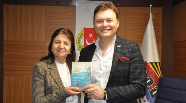 Hürriyet Yazarı Ömür Kurt AGC üyeleri ile buluştu