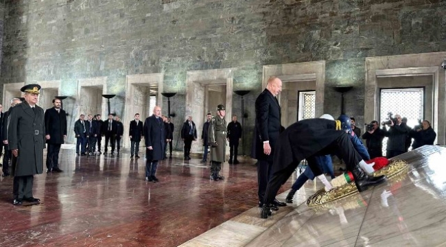 5'inci kez Azerbaycan'ın Cumhurbaşkanı seçilen Aliyev, Anıtkabir'i ziyaret etti
