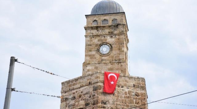 Antalya'nın simgelerinden tarihi Saat Kulesi "saatine" kavuştu