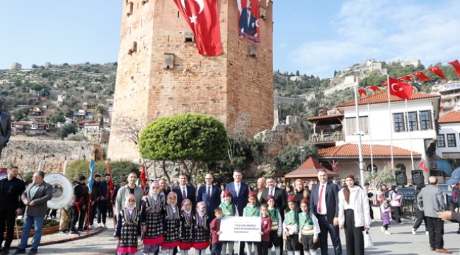 ATATÜRK'ÜN ALANYA'YA GELİŞİNİN 89. YIL DÖNÜMÜ TÖRENLE KUTLANDI