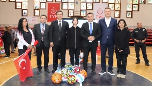 BAŞKAN YÜCEL'DEN 150 OKULA SPOR MALZEMESİ YARDIMI