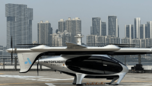 Dünyanın ilk şehirlerarası hava taksisi: Deneme uçuşu yapıldı