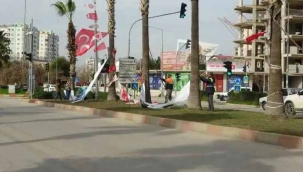 Adana'da 'siyasi parti afişi' kirliliğine son: Afişler toplatıldı