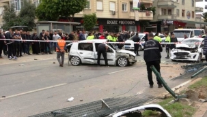 Alanya'da bariyerleri kıran otomobil iki araca çarptı: 2 ölü, 4 yaralı