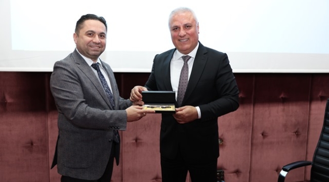 ALTSO BAŞKANI ERDEM, ALKÜ'DE TECRÜBELERİNİ ANLATTI 