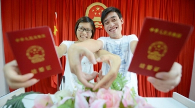 Çin'de 2023'te yeni evlilikler 9 yıl sonra arttı
