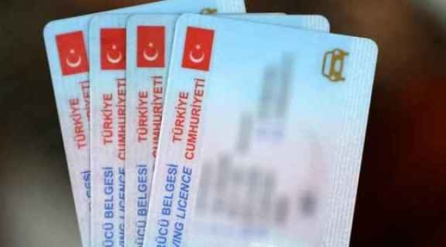 Ehliyeti olanlara 'yenileme' uyarısı: 15 TL ödemeyenlere 12 bin TL ceza