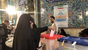 İran'da dini lideri seçmekle görevli Uzman Meclisi seçimlerine katılım oranı sadece yüzde 41 oldu