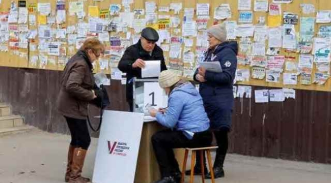 Rusya'da seçimin ikinci gününde saldırılar sürüyor