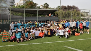 Gazipaşalı öğrencilerden Alanyaspor'a ziyaret