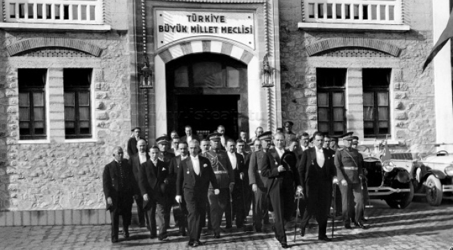 Milli iradenin simgesi TBMM 104 yıl önce açıldı