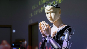 Yapay zeka tarafından geliştirilen rahip kiliseden aforoz edildi: Robotun cevapları cemaati kızdırdı