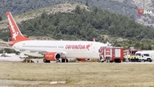 Alanya'da içinde 190 kişi bulunan uçağın inişte ön tekeri patladı!