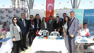 ALKÜ'LÜ ÖĞRENCİLER İŞ DÜNYASIYLA BULUŞTU 