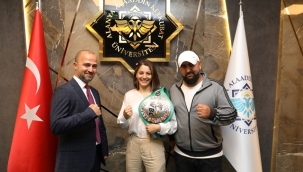 ALKÜ'NÜN GURURU SEREN AY, DÜNYA BİRİNCİLİĞİ İÇİN RİNGE ÇIKACAK