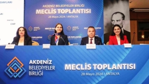 Başkan Böcek Akdeniz Belediyeler Birliği Başkanlığı'na seçildi