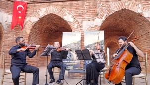 CUMHURBAŞKANLIĞI SENFONİ ORKESTRASI'NDAN TARİHİ KIZILKULE'DE KLASİK MÜZİK ESİNTİLERİ