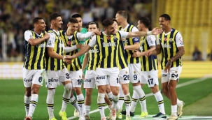 Fenerbahçe, rekorlar kırdığı sezonu kupasız kapattı